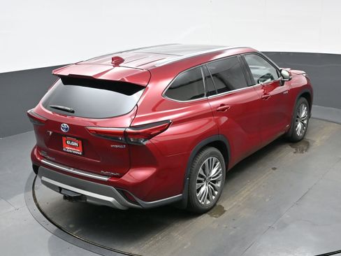 Used 2021 Toyota Highlander Platinum image 42