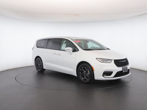 Used 2022 Chrysler Pacifica Touring-L w/ S Appearance Package image 34