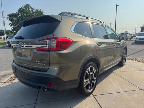 Used 2023 Subaru Ascent Limited w/ Technology Package AWD/4WD image 6
