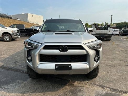 Used 2024 Toyota 4Runner TRD Off-Road Premium image 3
