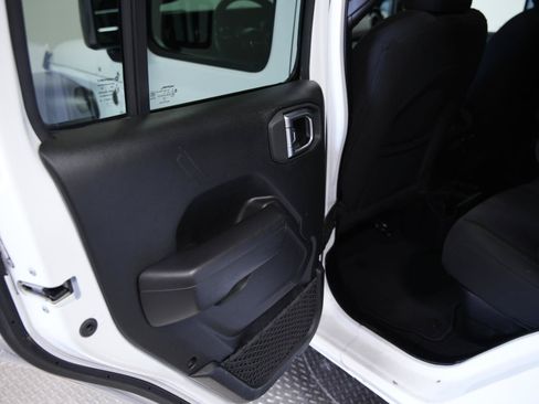 Used 2023 Jeep Gladiator Sport AWD/4WD image 22