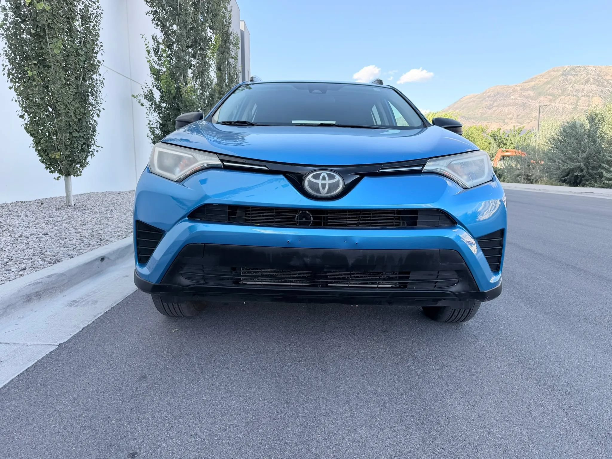Used 2017 Toyota RAV4 LE w/ Carpet Mat Package AWD/4WD image 23