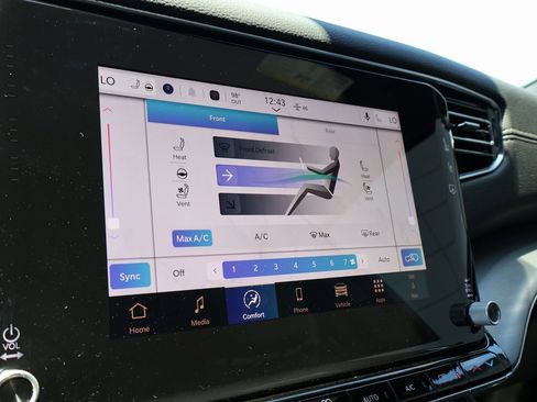 New 2025 Jeep Wagoneer L Series II w/ Premium Group I image 35