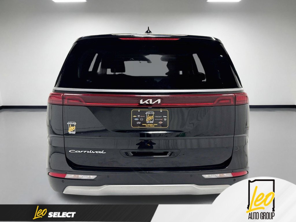 Used 2022 Kia Carnival EX FWD image 9