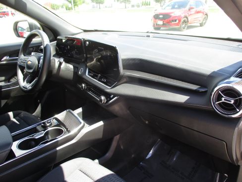 Used 2026 Chevrolet Equinox LT FWD image 38