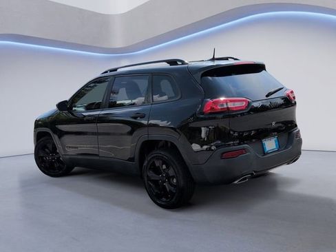Used 2017 Jeep Cherokee Sport FWD image 9