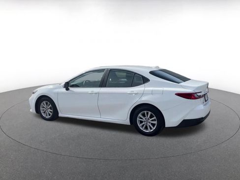 Used 2025 Toyota Camry LE image 9