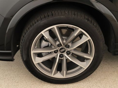 Certified 2025 Audi Q3 2.0T Premium w/ Convenience Package image 33