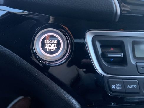 Used 2020 Honda Pilot Elite image 24