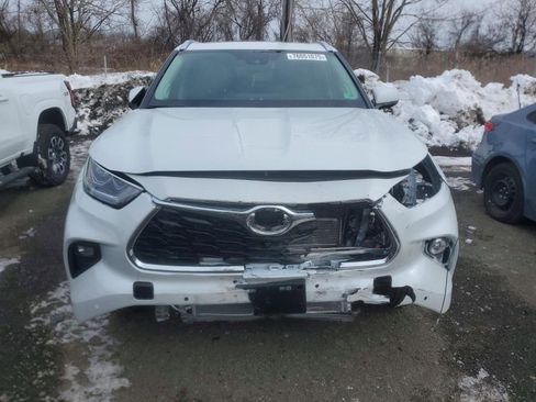 Used 2025 Toyota Highlander Limited image 2