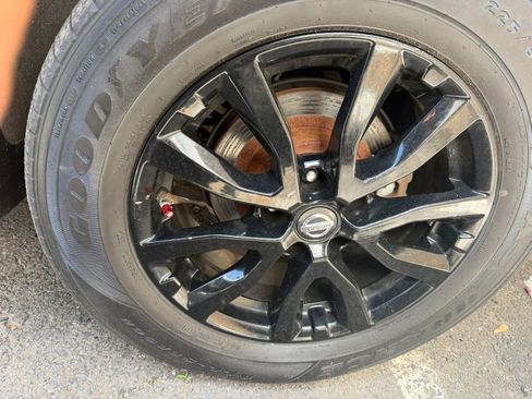 Used 2017 Nissan Rogue SV w/ Midnight Edition AWD/4WD image 27