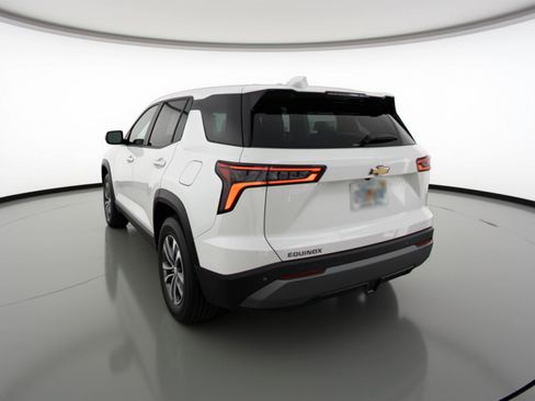 Used 2025 Chevrolet Equinox LT FWD image 6