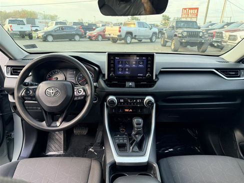Used 2019 Toyota RAV4 XLE AWD/4WD image 24