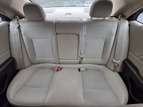 Used 2015 Chevrolet Malibu LT image 18