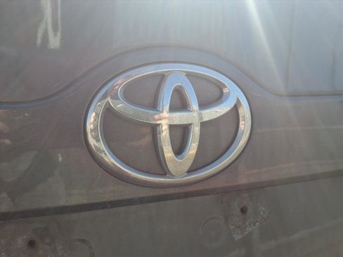 Used 2012 Toyota Camry LE image 31