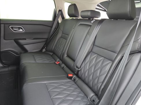 New 2026 Nissan Rogue Platinum AWD/4WD image 14