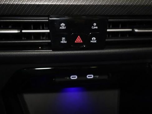 Used 2024 Volkswagen Golf R image 21