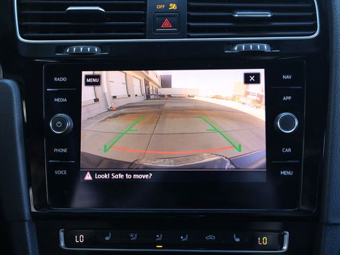 Used 2018 Volkswagen GTI Autobahn FWD image 38