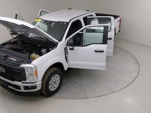 Certified 2023 Ford F250 XL w/ XL Chrome Package image 42