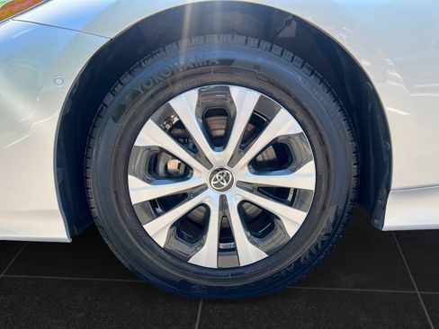 Used 2020 Toyota Prius Prime Limited FWD image 9