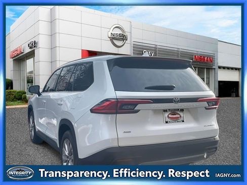 Used 2024 Toyota Grand Highlander XLE image 7