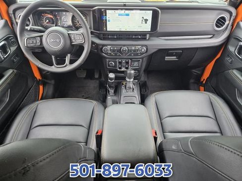 Used 2025 Jeep Gladiator Sport AWD/4WD image 16