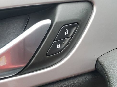 Used 2021 Chevrolet Blazer LT image 25