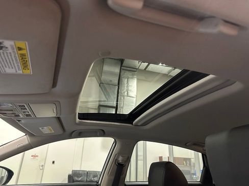 Used 2020 Honda Accord Touring image 31