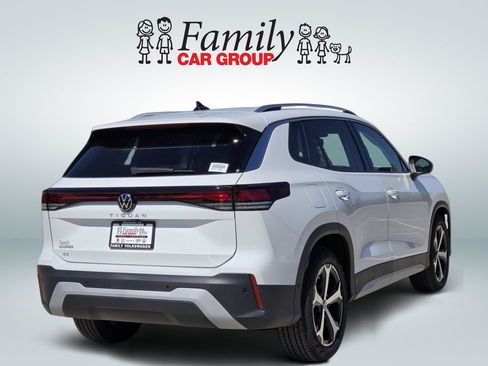 New 2026 Volkswagen Tiguan SE FWD image 4