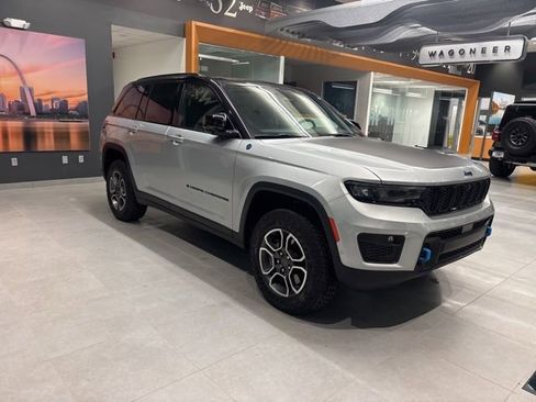 Used 2022 Jeep Grand Cherokee Trailhawk w/ Advanced Protech Group II image 2