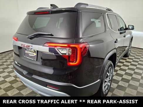 Used 2023 GMC Acadia SLE w/ Driver Convenience Package image 5