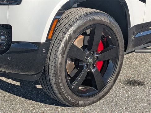 Used 2023 Land Rover Defender 110 V8 image 10