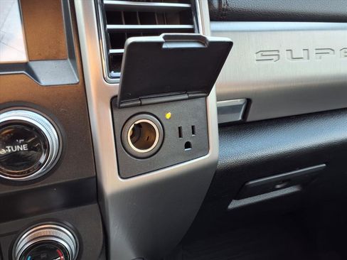 Used 2021 Ford F350 Platinum image 13