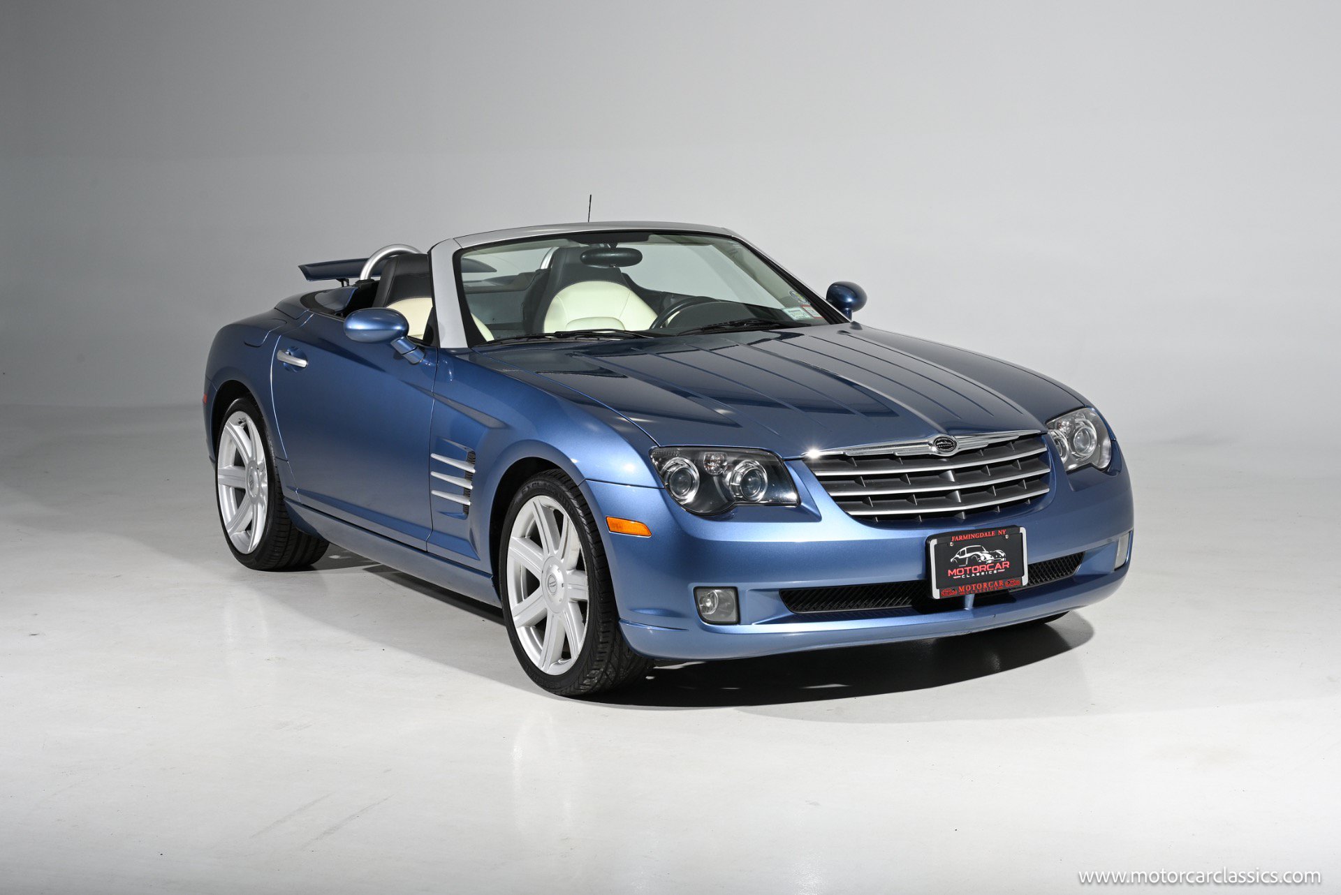 Used 2005 Chrysler Crossfire Limited RWD image 3