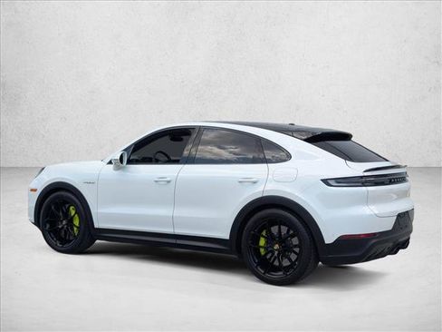 Used 2024 Porsche Cayenne Turbo AWD/4WD image 8