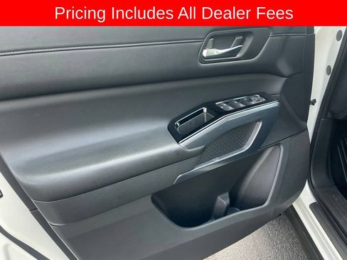 Used 2024 Nissan Pathfinder SL w/ SL Premium Package FWD image 9