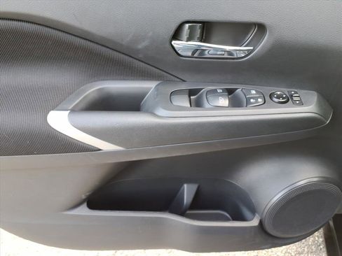 Used 2024 Nissan Kicks SV image 14