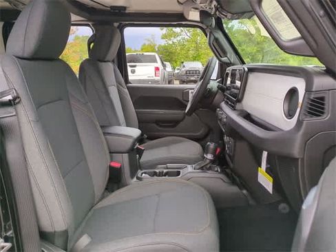 New 2025 Jeep Gladiator Sport image 21