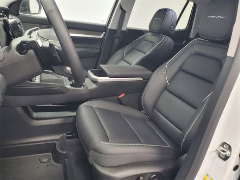 New 2026 GMC Terrain Denali w/ LPO, Black Badging Package image 6