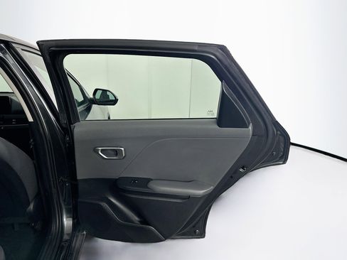 Used 2025 Kia K4 LXS image 27