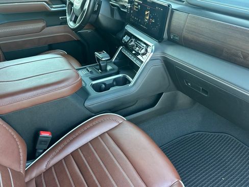 Used 2025 GMC Sierra 1500 Denali Ultimate AWD/4WD image 19