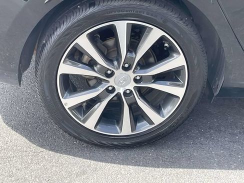 Used 2020 Hyundai Elantra GT FWD image 8