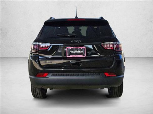 New 2026 Jeep Compass Latitude image 8