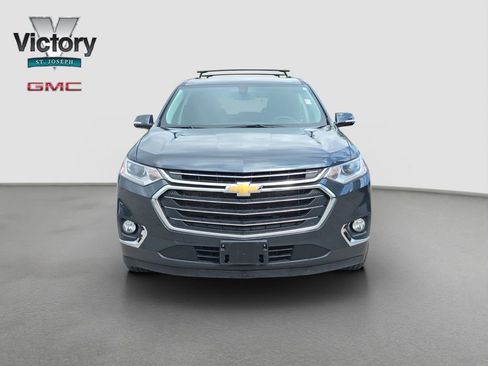 Used 2020 Chevrolet Traverse LT FWD image 2