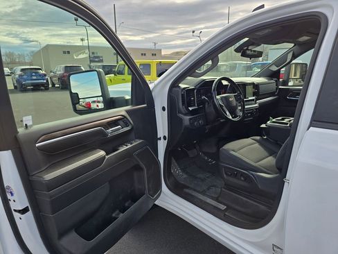 Used 2024 Chevrolet Silverado 3500 LT w/ Convenience Package image 20