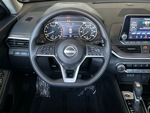 Used 2024 Nissan Altima 2.5 SV FWD image 27