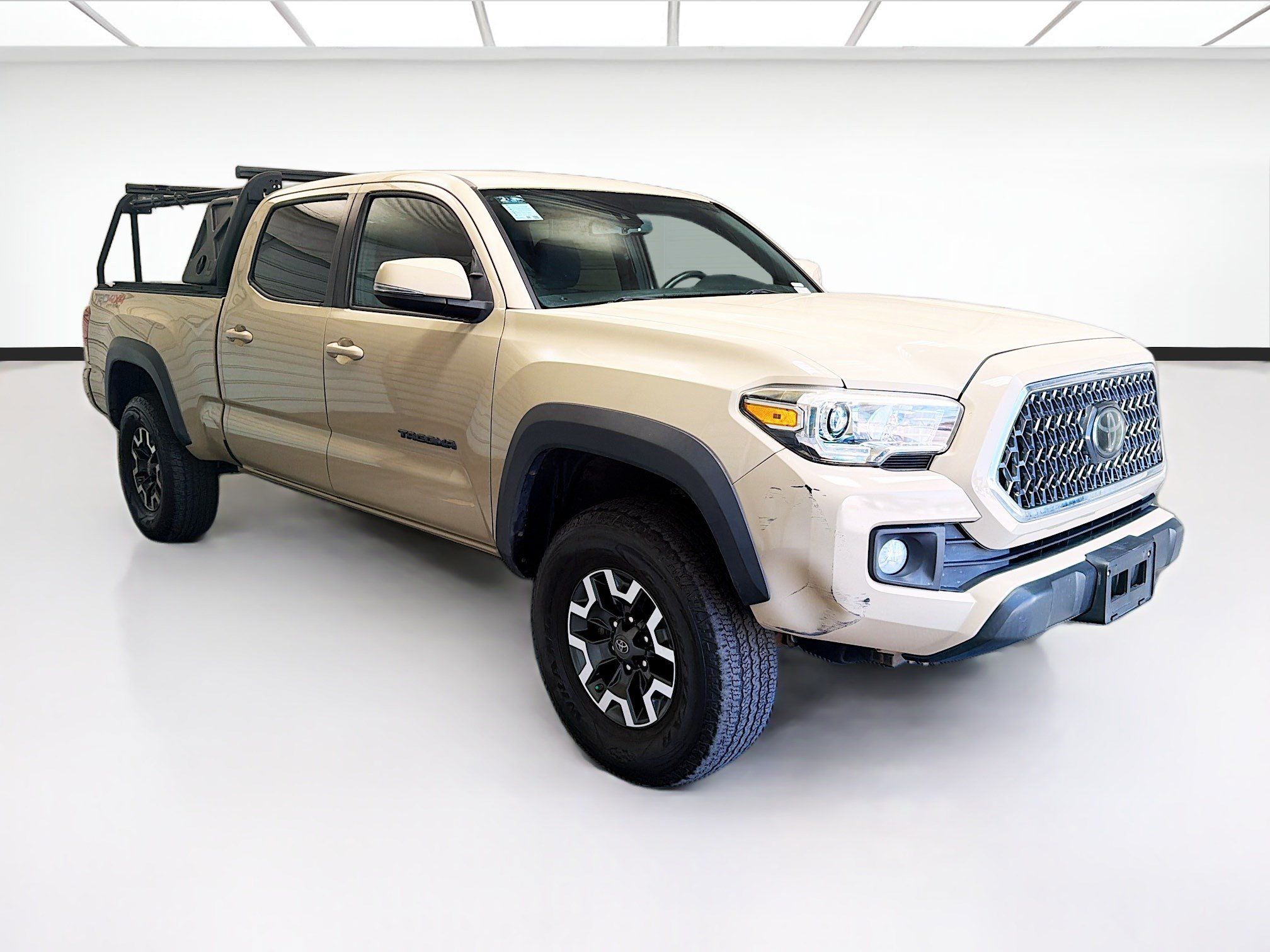 Used 2019 Toyota Tacoma TRD Off-Road w/ Technology Package AWD/4WD image 3