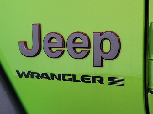 Used 2025 Jeep Wrangler Unlimited Rubicon w/ Safety Group AWD/4WD image 8