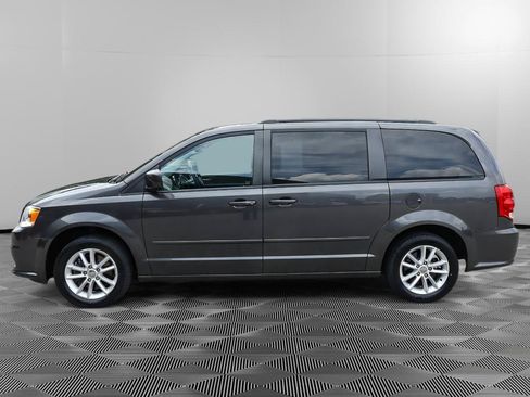 Used 2016 Dodge Grand Caravan SXT FWD image 3
