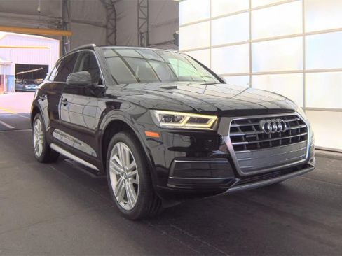 Used 2020 Audi Q5 2.0T Premium Plus w/ Premium Plus Package AWD/4WD image 3